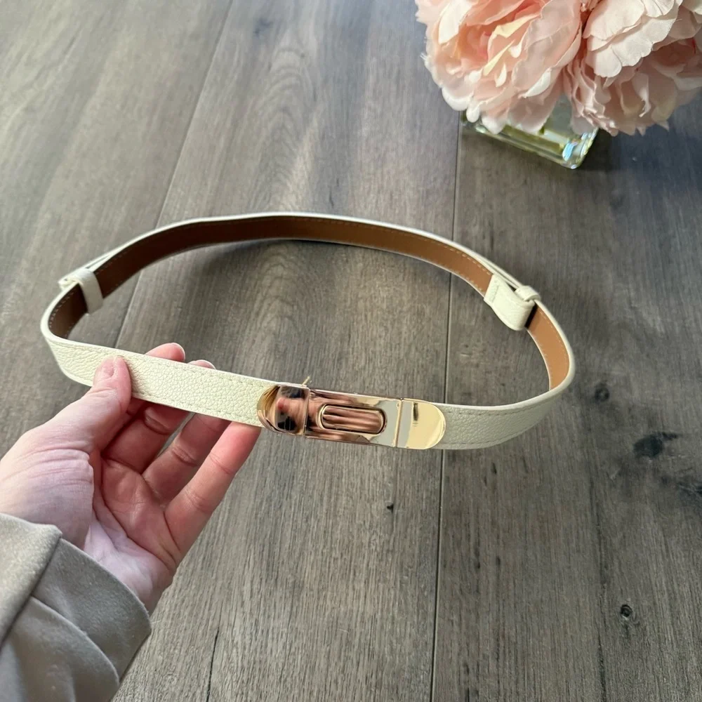 New Boutique‎ Cream Gold Adjustable Faux Leather Belt